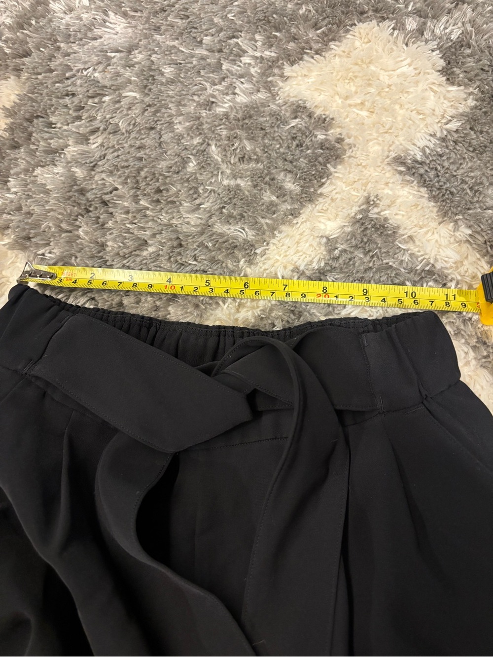 Lululemon noir tie waist wide leg pleated pants/ trousers - Black size 4. - Picture 7 of 10